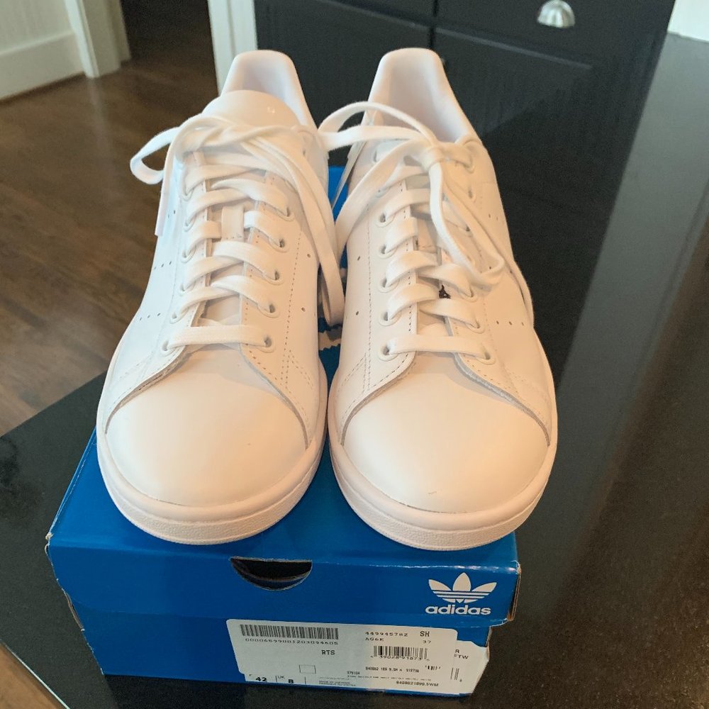 Stan Smith,  8.5 unisex size = women 9.5/10 N NWT